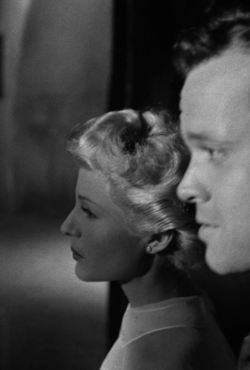 La Dame de Shanghai Image 1